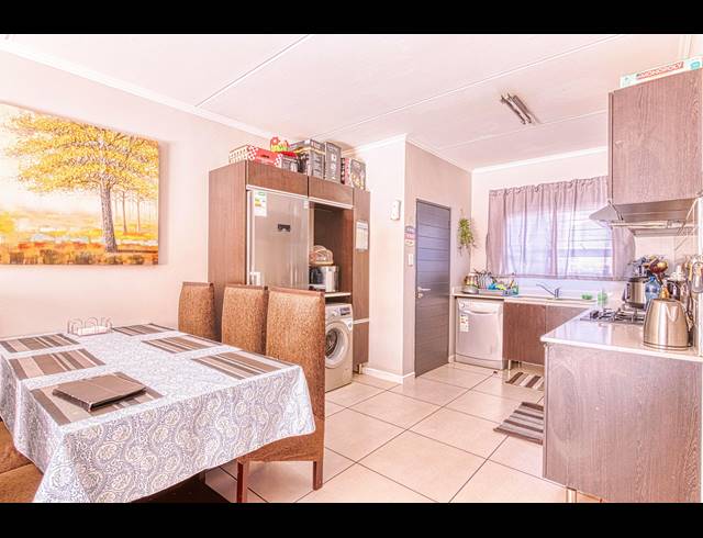 3 BEDROOM APARTMENT RENTED IN FOURWAYS